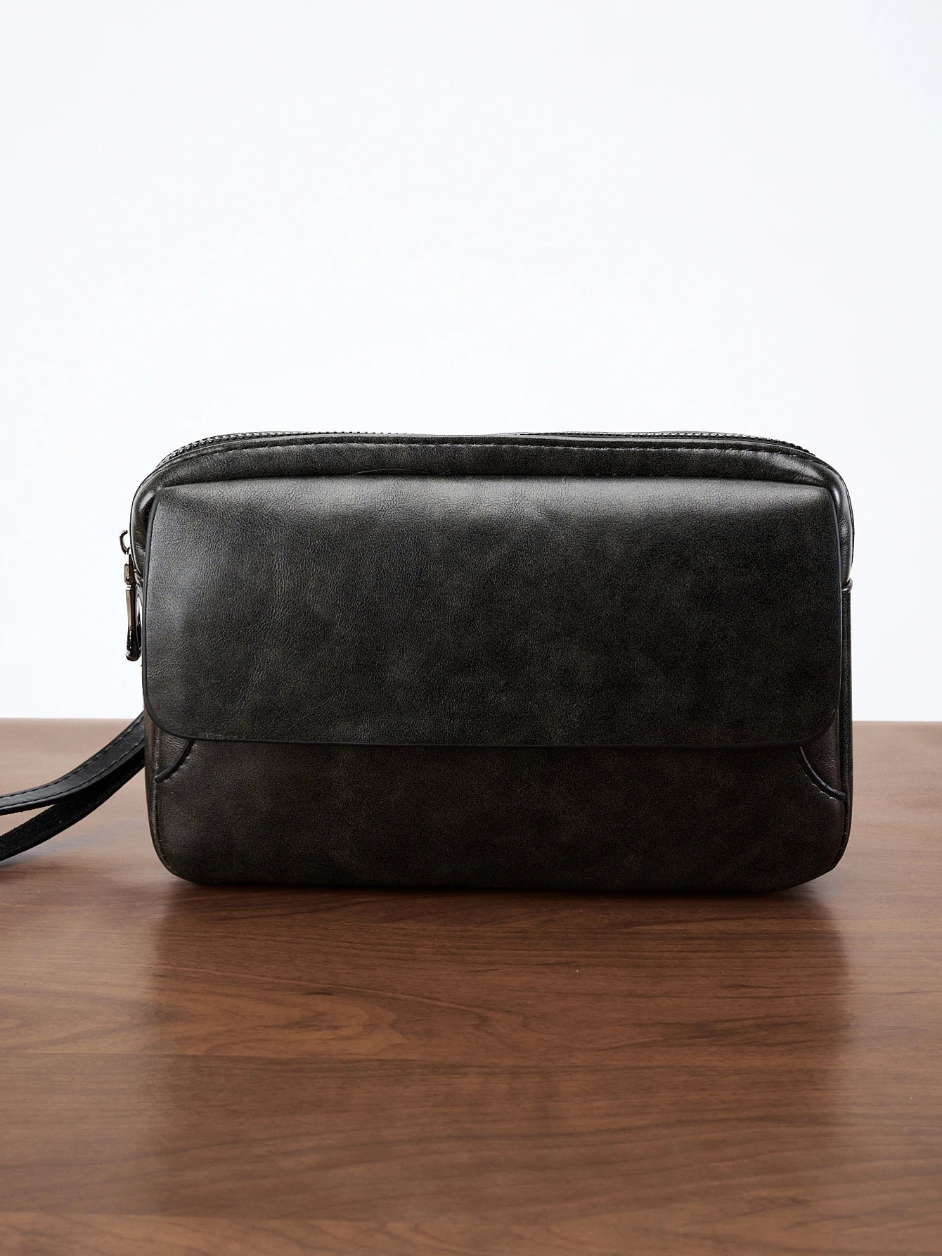 The Heritage Handheld Wash Bag
