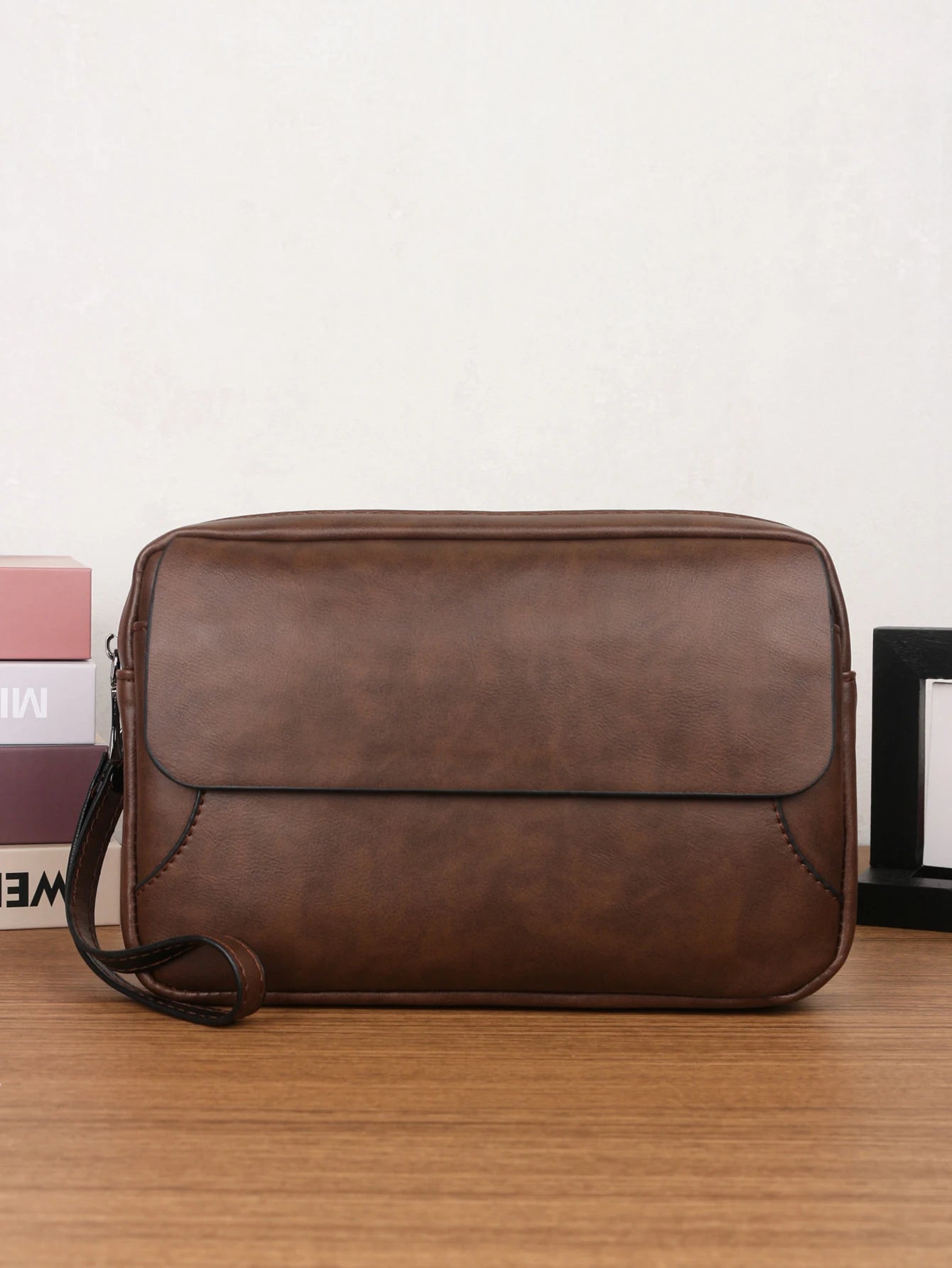 The Heritage Handheld Wash Bag