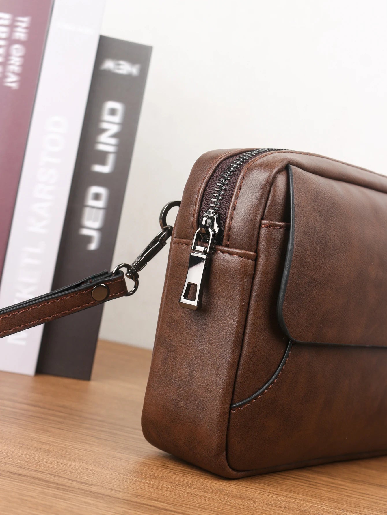 The Heritage Handheld Wash Bag
